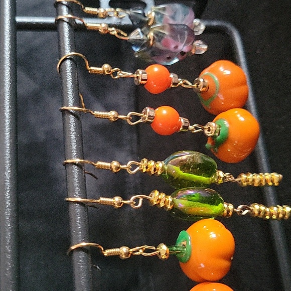 General listing HANDCRAFTED EARRINGS - Picture 3 of 4